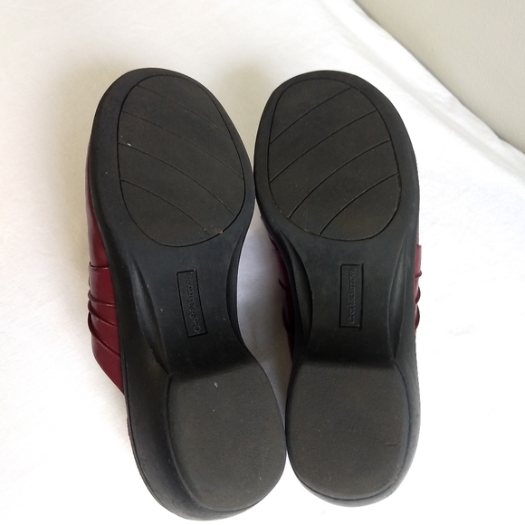 Croft & Barrow Maroon Pewter Clogs - Picture 2 of 7